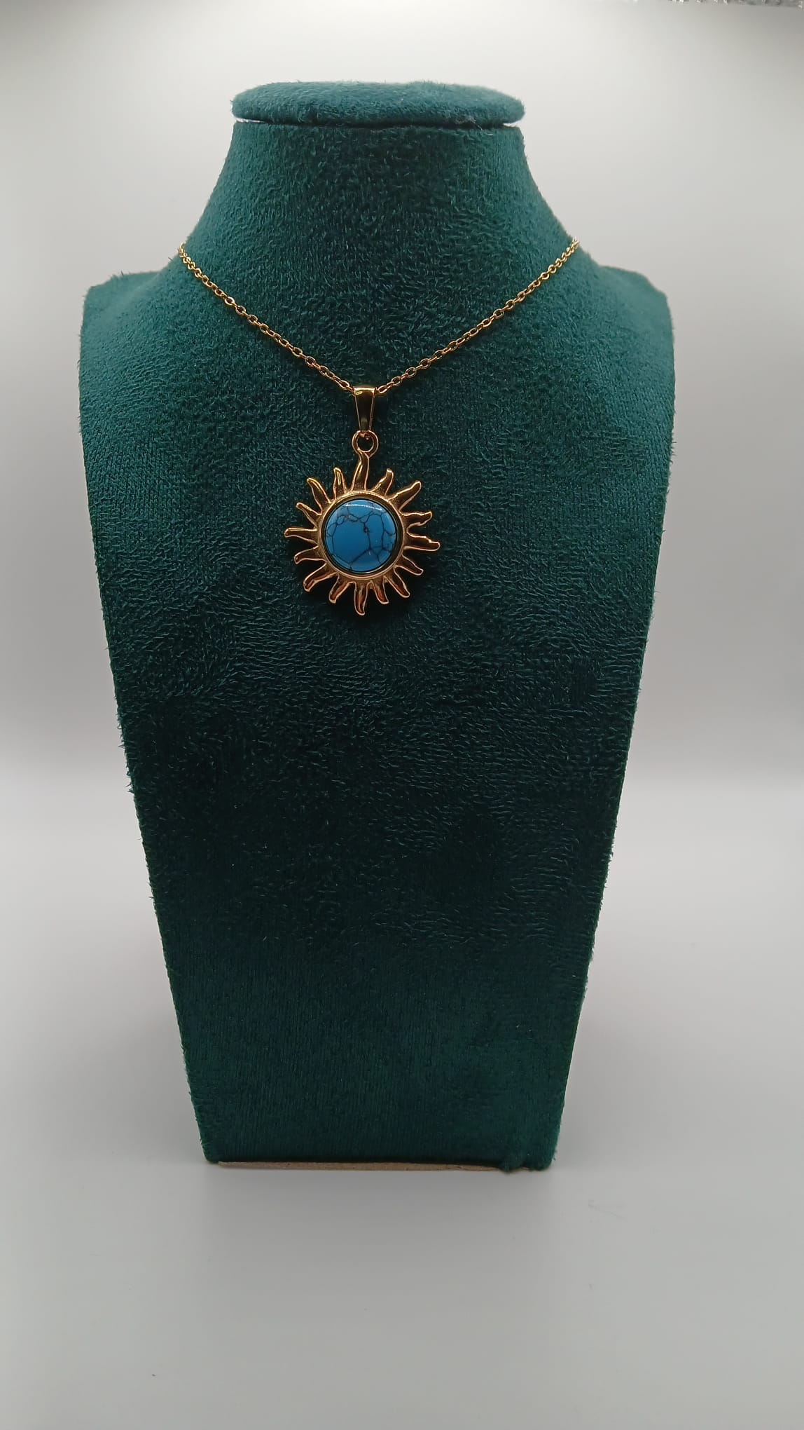 Collar de sol turquesa